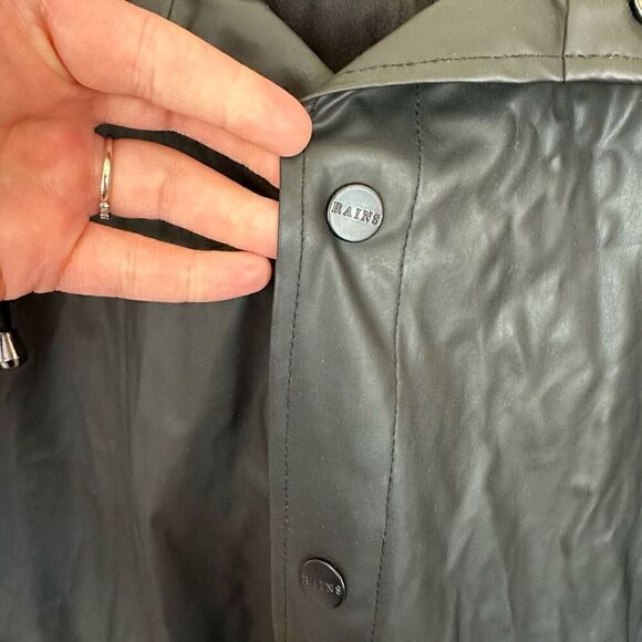 Rains Unisex Black Snap Button Closure Waterproof Windproof Lightweight Signatur - Picture 9 of 14